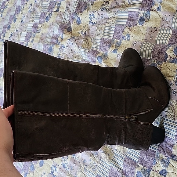 Vegan leather tall riding moto boots. Size 8 - Picture 2 of 8